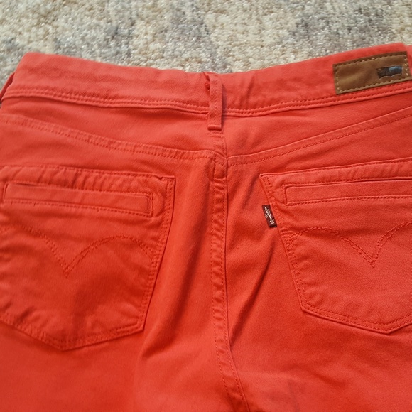 Levi's women's Red Legging - Picture 4 of 4